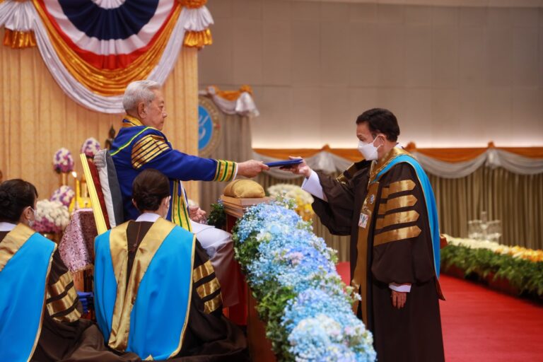 งานพระราชทานปริญญาบัตรแก่ผู้สำเร็จการศึกษา จากมหาวิทยาลัยราชภัฏในกรุงเทพมหานครและส่วนภูมิภาค และมหาวิทยาลัยสวนดุสิต ประจำปีการศึกษา 2563 -2564 เมื่อวันที่ 25 สิงหาคม 2566